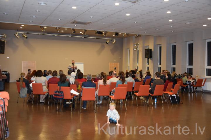 LATVIETIM BŪT?!. Iepazīšanās lekcija